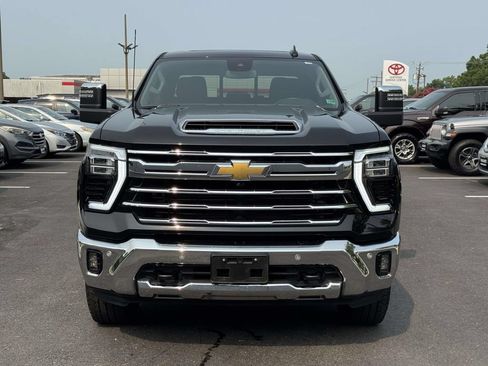 Used 2024 Chevrolet Silverado 2500 LTZ w/ LTZ Convenience Package AWD/4WD image 25