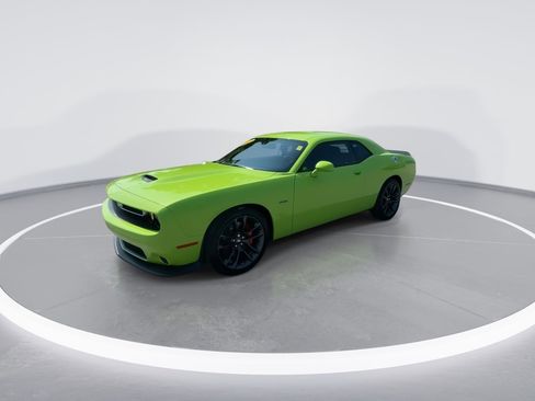 Used 2023 Dodge Challenger R/T w/ Plus Package image 4