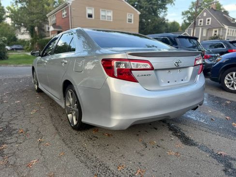 Used 2014 Toyota Camry SE FWD image 6