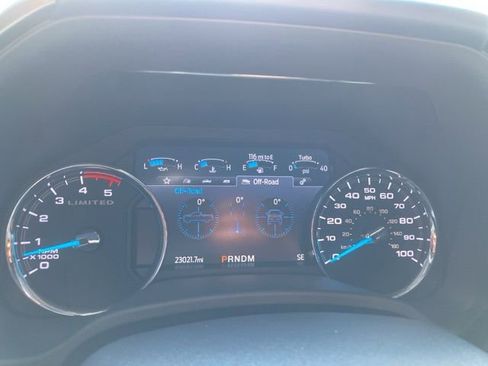 Used 2022 Ford F450 Limited w/ FX4 Off-Road Package image 31