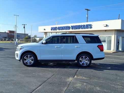 Used 2024 Ford Expedition XLT image 2