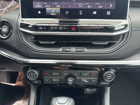 New 2026 Jeep Compass Latitude AWD/4WD image 16