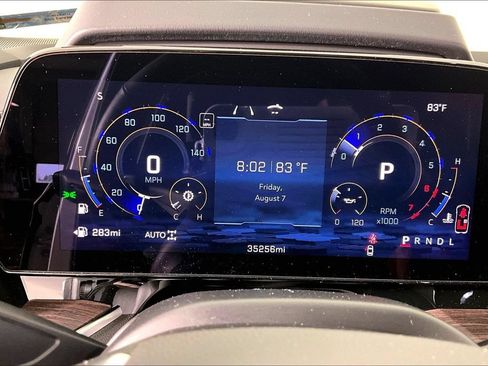 Certified 2025 Chevrolet Suburban Premier AWD/4WD image 9