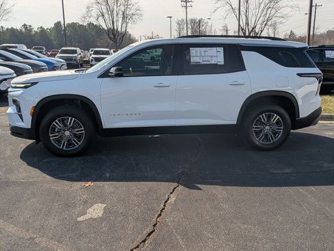 New 2026 Chevrolet Traverse LT w/ Driver Confidence Package image 5