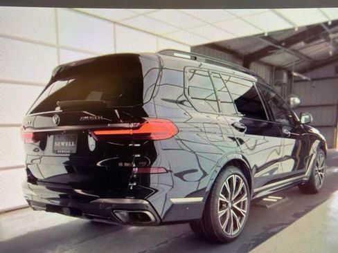 Used 2021 BMW X7 M50i w/ Executive Package AWD/4WD image 3