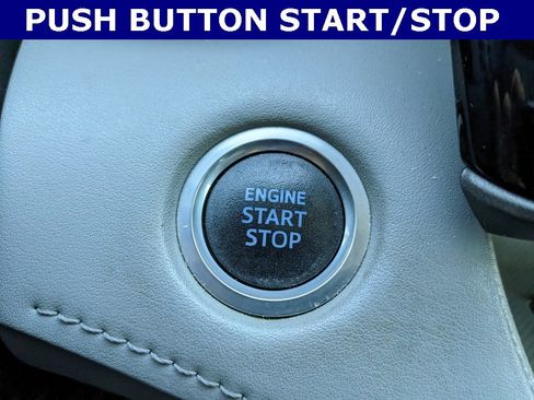 Used 2021 Toyota Highlander XLE image 15