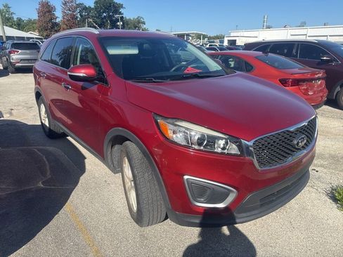 Used 2017 Kia Sorento LX FWD image 3
