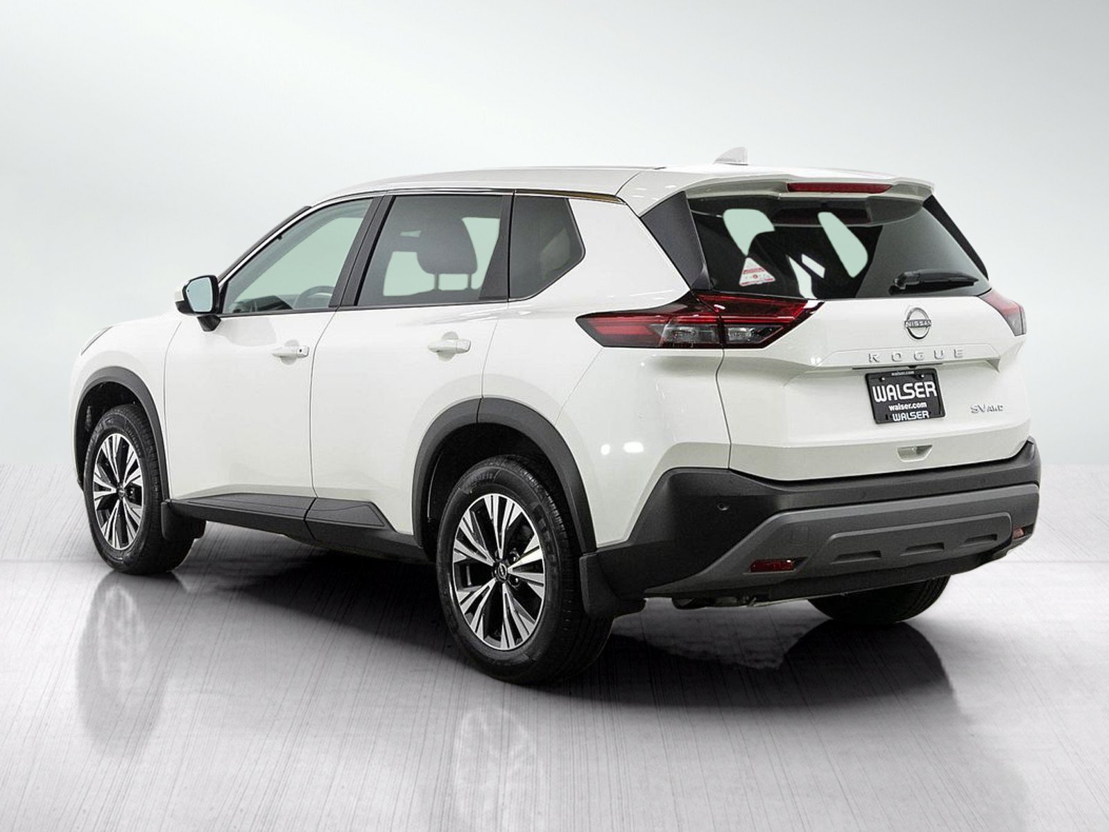 Used 2023 Nissan Rogue SV AWD/4WD image 3