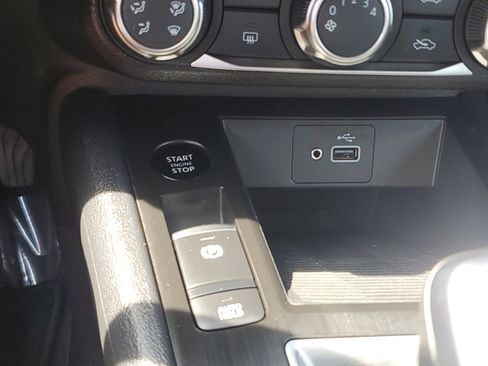 Used 2025 Nissan Kicks S AWD/4WD image 27