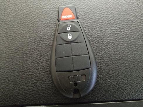 Used 2016 Dodge Grand Caravan American Value Package w/ UConnect Hands-Free Group FWD image 32