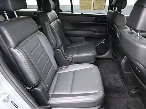 Used 2025 Hyundai Santa Fe Calligraphy AWD/4WD image 24