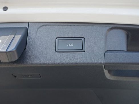 New 2026 Volkswagen Atlas SEL image 6