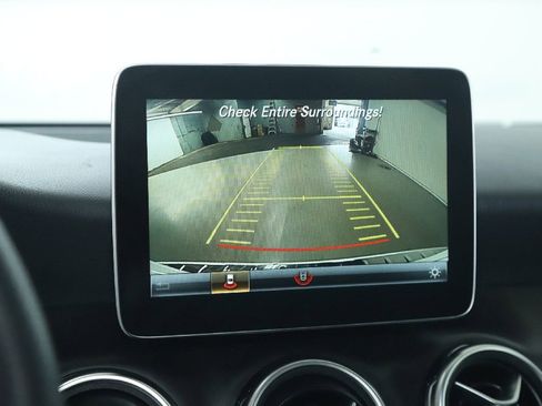 Used 2018 Mercedes-Benz GLA 250 4MATIC image 30