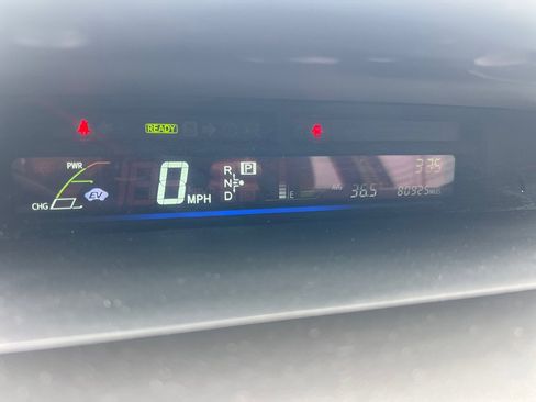 Used 2013 Toyota Prius V Five FWD image 29