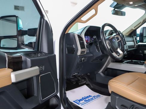 Used 2022 Ford F250 Lariat w/ Lariat Ultimate Package image 3