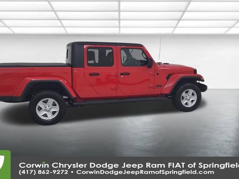 Used 2022 Jeep Gladiator Sport image 16