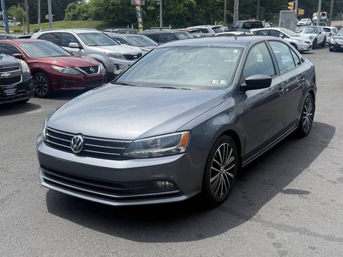 Used 2015 Volkswagen Jetta Sport FWD image 5