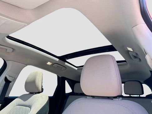 Used 2021 Ford Escape SE w/ SE Sport Appearance Package image 22