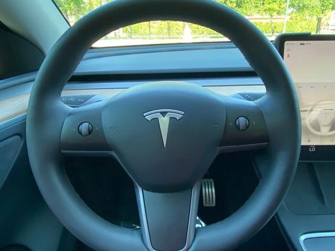 Used 2025 Tesla Model Y Performance AWD/4WD image 31