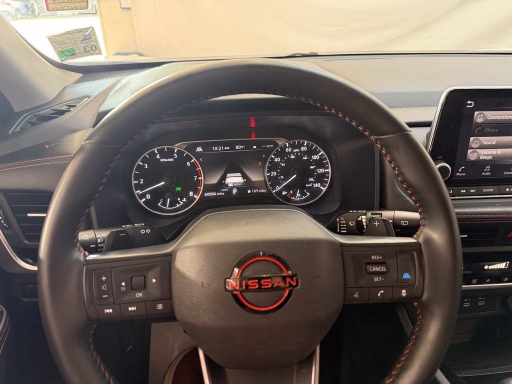 Used 2025 Nissan Rogue SV AWD/4WD image 12