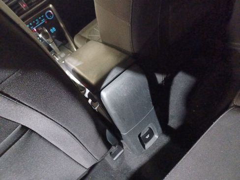 Used 2018 Ford EcoSport SE w/ SE Convenience Package image 23