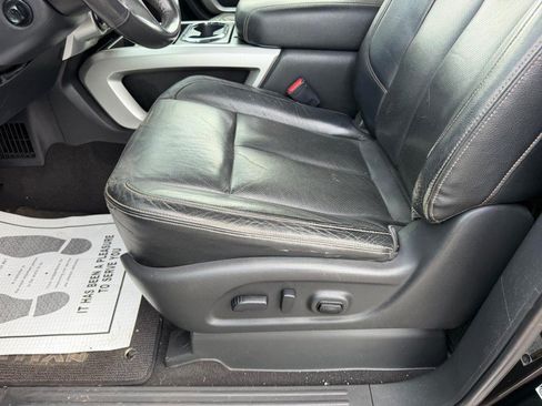 Used 2017 Nissan Titan SL AWD/4WD image 19