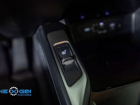 Used 2024 Kia Sorento S image 21