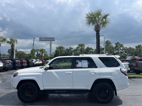 Used 2023 Toyota 4Runner SR5 Premium w/ Moonroof Package AWD/4WD image 7