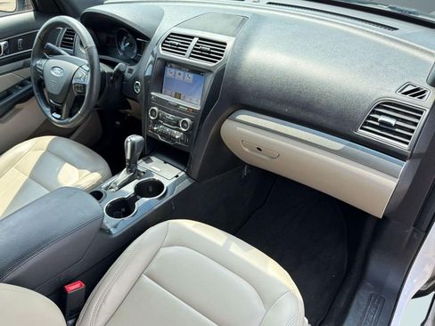 Used 2019 Ford Explorer XLT w/ Equipment Group 202A FWD image 25