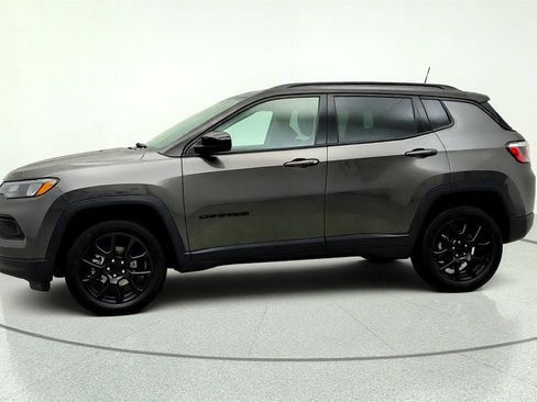 Used 2022 Jeep Compass Latitude AWD/4WD image 8