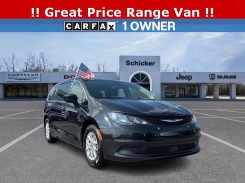 Used 2022 Chrysler Voyager LX FWD image 1