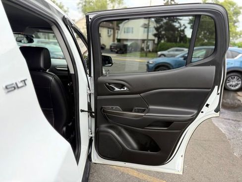 Used 2019 GMC Acadia SLT image 28