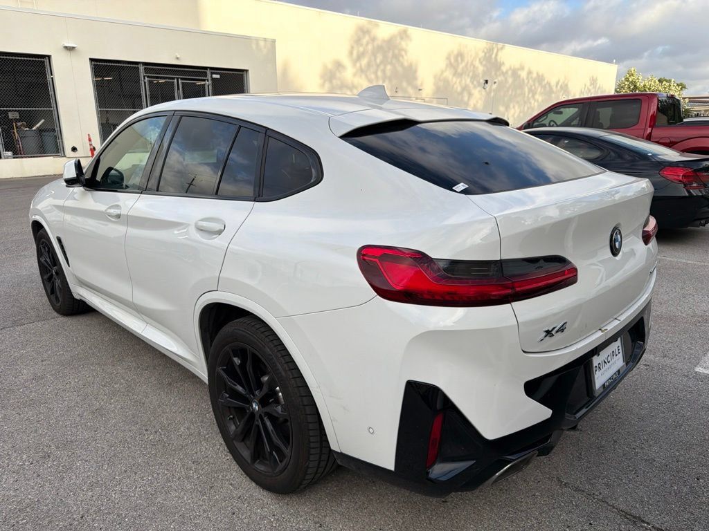 Certified 2023 BMW X4 xDrive30i w/ M Sport Package AWD/4WD image 3