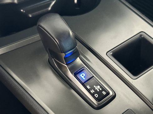 Used 2025 Lexus UX 300h FWD w/ Accessory Package (Z2) image 18