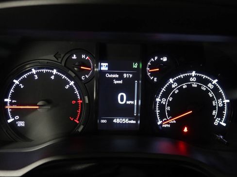 Used 2022 Toyota 4Runner SR5 Premium w/ Moonroof Package RWD image 23