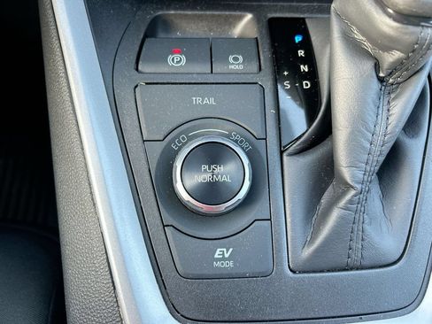 Certified 2024 Toyota RAV4 XLE AWD/4WD image 33