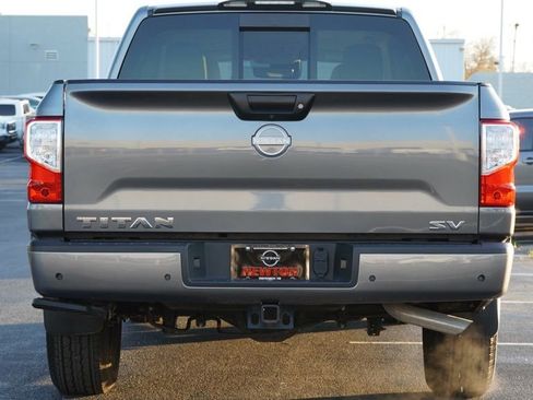 Used 2024 Nissan Titan SV w/ SV Convenience Package image 6