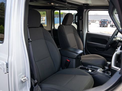 Used 2023 Jeep Wrangler Unlimited w/ Convenience Group AWD/4WD image 22