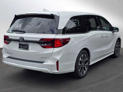 New 2026 Honda Odyssey Elite image 3