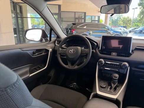 Used 2025 Toyota RAV4 LE image 38