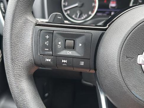 Used 2023 Nissan Rogue SV AWD/4WD image 28