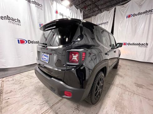Used 2023 Jeep Renegade Latitude AWD/4WD image 7