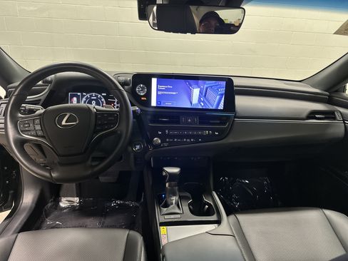 Certified 2025 Lexus ES 350 w/ Premium Package FWD image 30