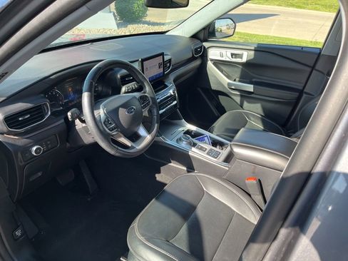 Used 2021 Ford Explorer Limited w/ Equipment Group 301A RWD image 23