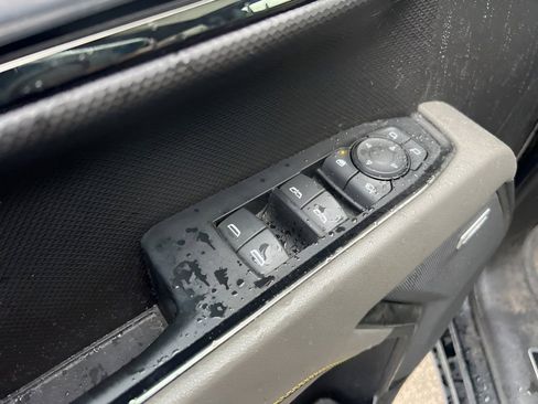 Used 2022 Chevrolet Silverado 1500 ZR2 w/ Technology Package image 22