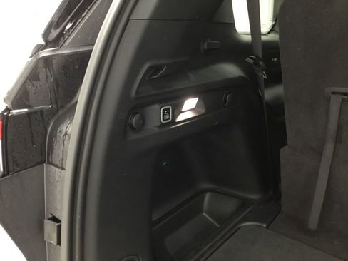 Used 2024 Jeep Grand Cherokee L Limited w/ Black Appearance Package image 17