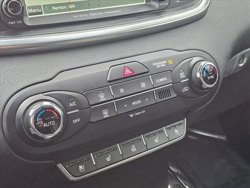 Used 2017 Kia Sorento SX image 27
