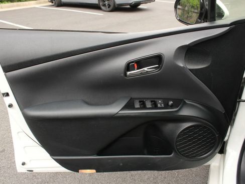 Used 2019 Toyota Prius LE w/ Carpet Mat Package FWD image 15