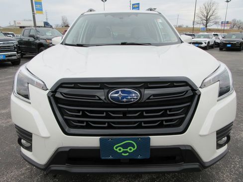 Used 2023 Subaru Forester Premium image 8