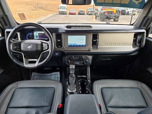 Used 2022 Ford Bronco Outer Banks w/ Sasquatch Package AWD/4WD image 14